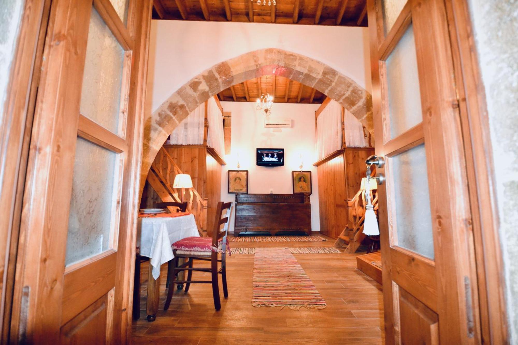 Villa Patitiri Traditional House With Hot Tub Archangelos  Exterior photo